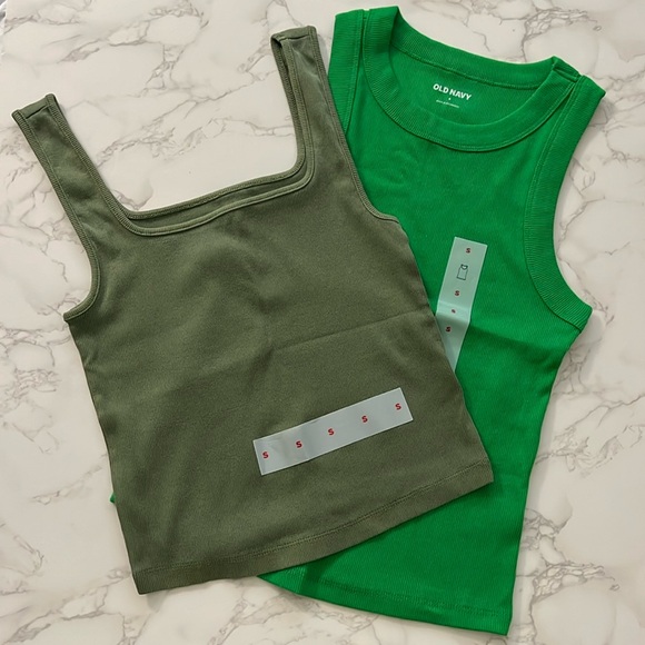 🆕 Crop Tank Bundle - Picture 1 of 3